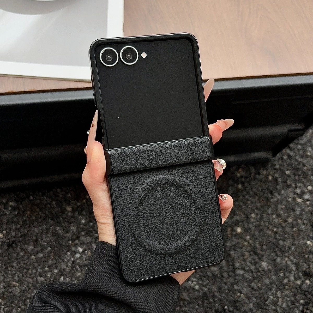 Flip Leather Case - Luxuriöse Lederhülle mit Magnetverschluss für Samsung